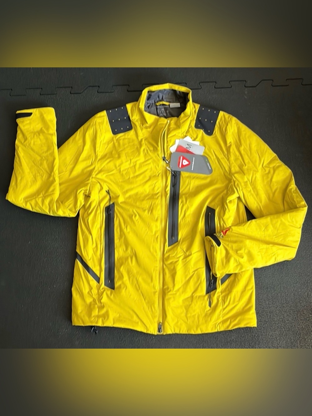 Reebok Crossfit Delta Jacket Coat Men's size medium primaloft M XCF volt yellow